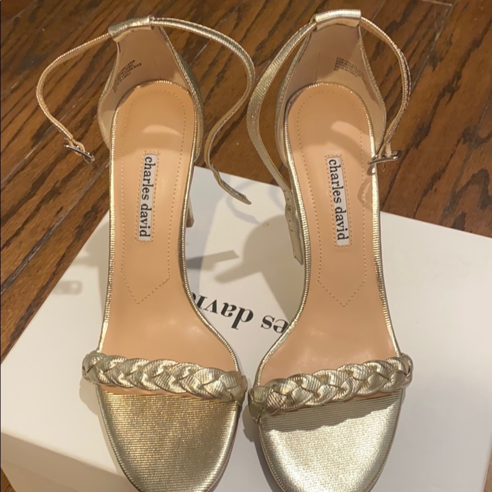 Charles David gold leather heels- 7.5